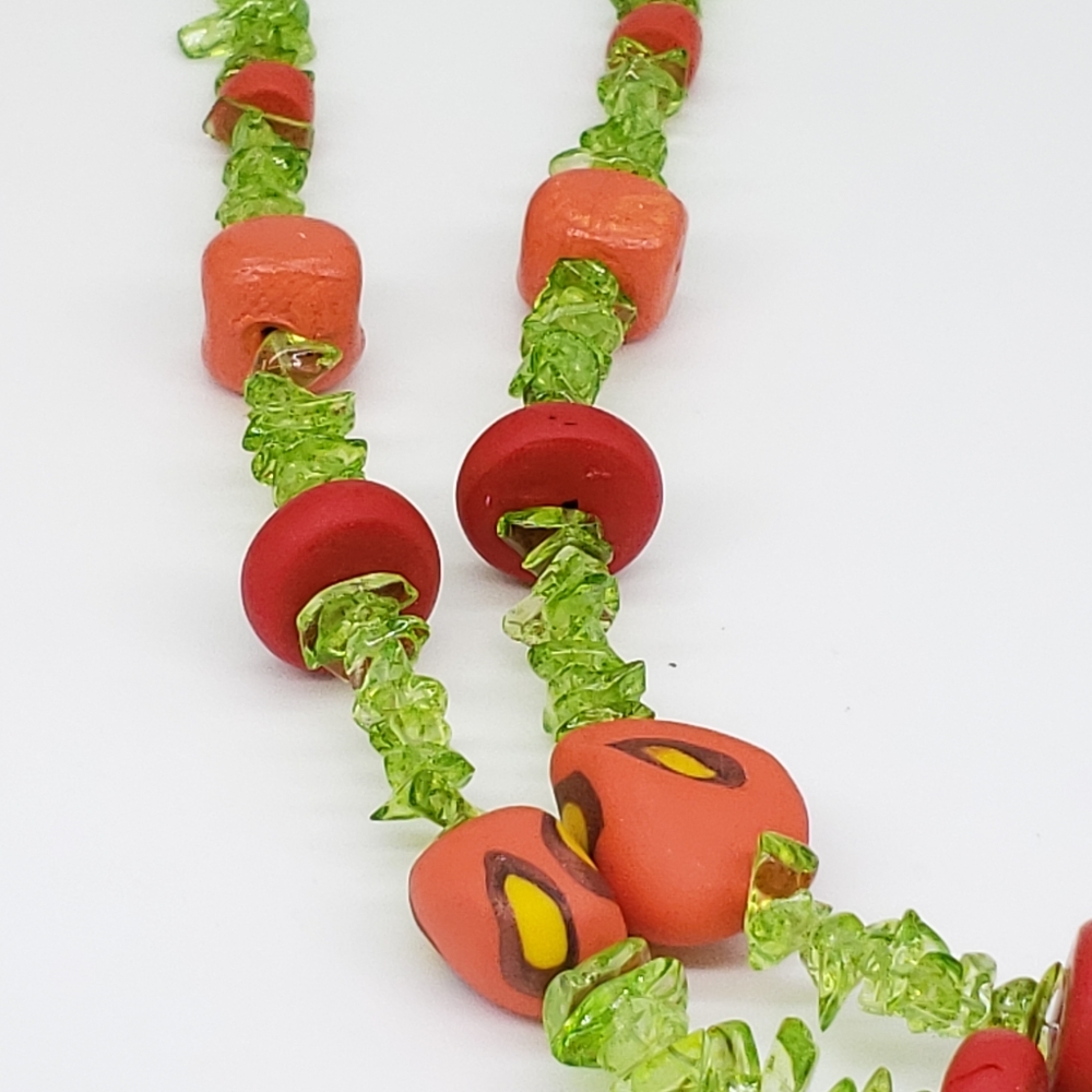 Maybe a good Halloween Necklace - Picture 5 of 7